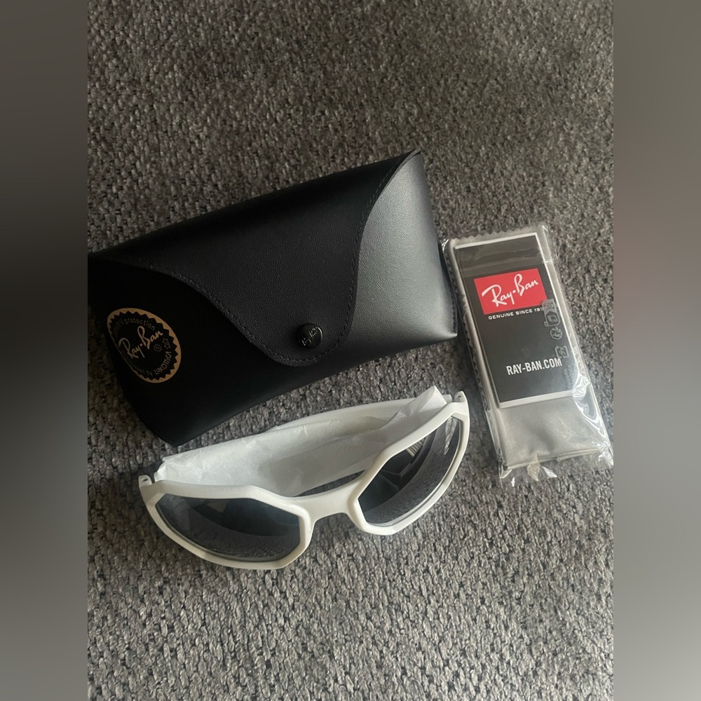 Ray-Ban Wrap
Sunglasses - Picture 3 of 11